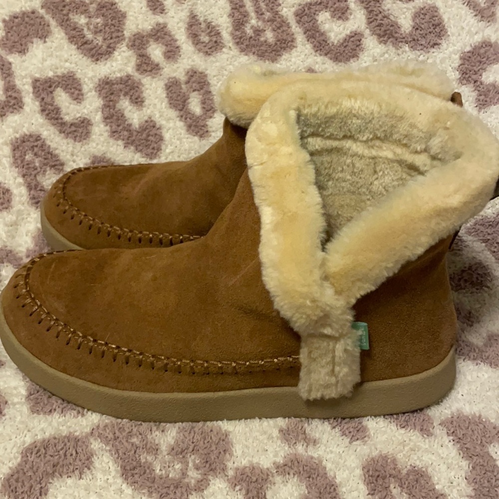 Sanuk cozy boots